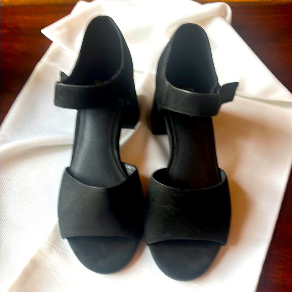 Eileen Fisher Black Heels Minimalist Design